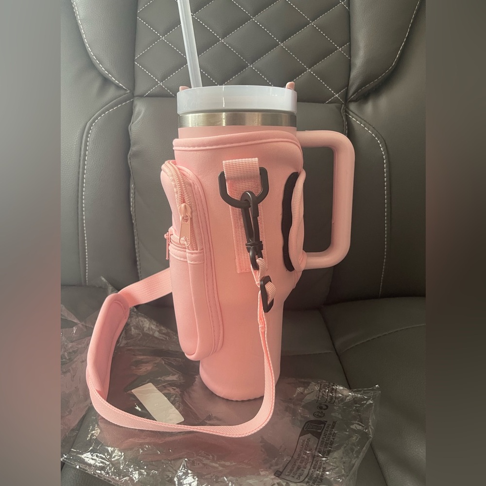 Tumbler bag with strap ONLY!!!!   Tumbler cup not included!!!! PINK 🩷
